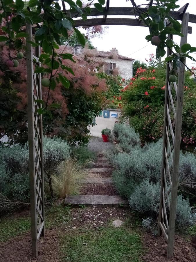 Les Gites Du Veau D'Or Ozillac Экстерьер фото